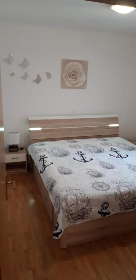 Apartments By The Sea Privlaka, Zadar - 14816 Exterior photo